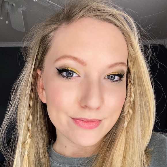 Meet your Posher, Emma - Picture 1 of 1